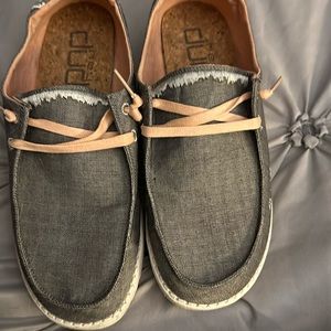 Hey dude Women’s size 9